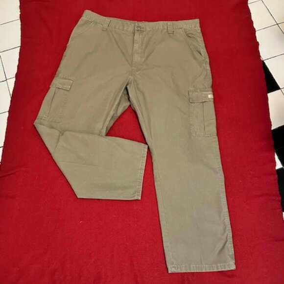 Wrangler Men's Cargo Khaki Pants - Sz 42 x 30 - Picture 2 of 13